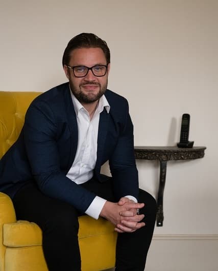Simon Burgess, psychotherapist at Integrate Therapy